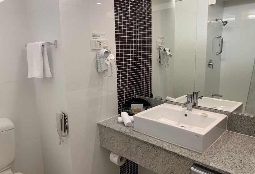 غرفة قياسية مطلة على المدينة, The Sydney Boulevard