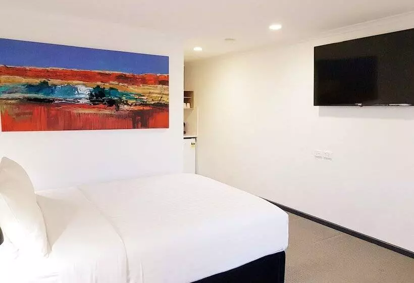 سوییت جونیور, William Macintosh Motor Lodge