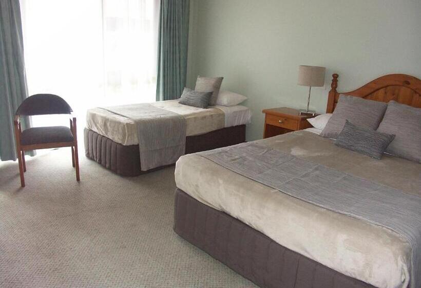 חדר סטנדרט לשלושה, Melaleuca Motel