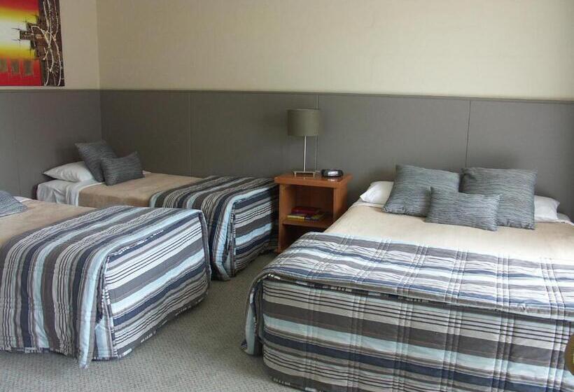 חדר משפחתי, Melaleuca Motel