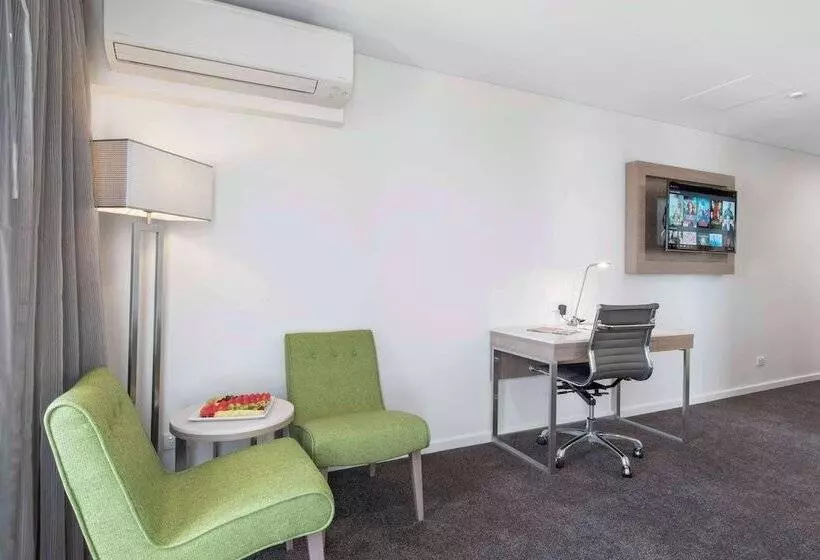 اتاق اجرایی, Metro Hotel Perth