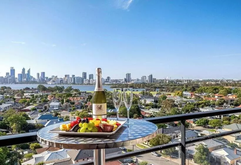 اتاق سوپریور با چشم‌انداز رودخانه, Metro Hotel Perth