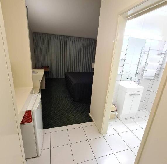 اتاق استاندارد, Cottonwood Motor Inn