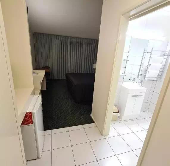اتاق استاندارد, Cottonwood Motor Inn