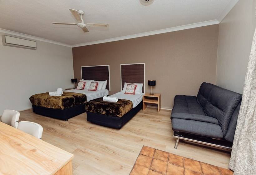 Номер Стандарт, Cumberland Motor Inn