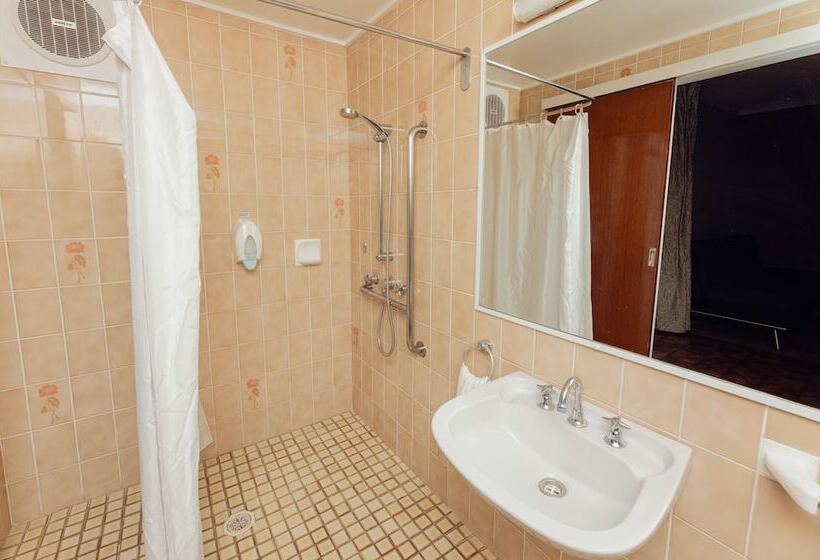 חדר סטנדרט, Cumberland Motor Inn