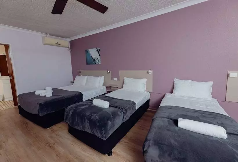 ファミリールーム, Cumberland Motor Inn