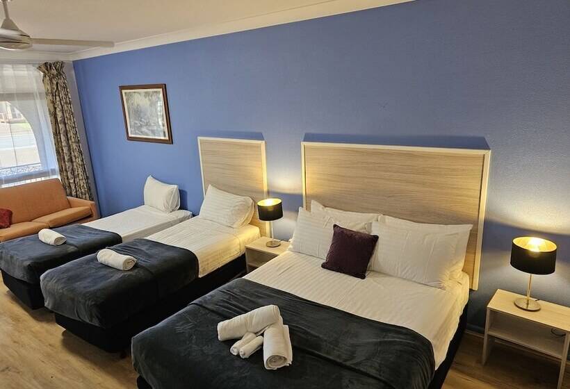 חדר משפחתי, Cumberland Motor Inn