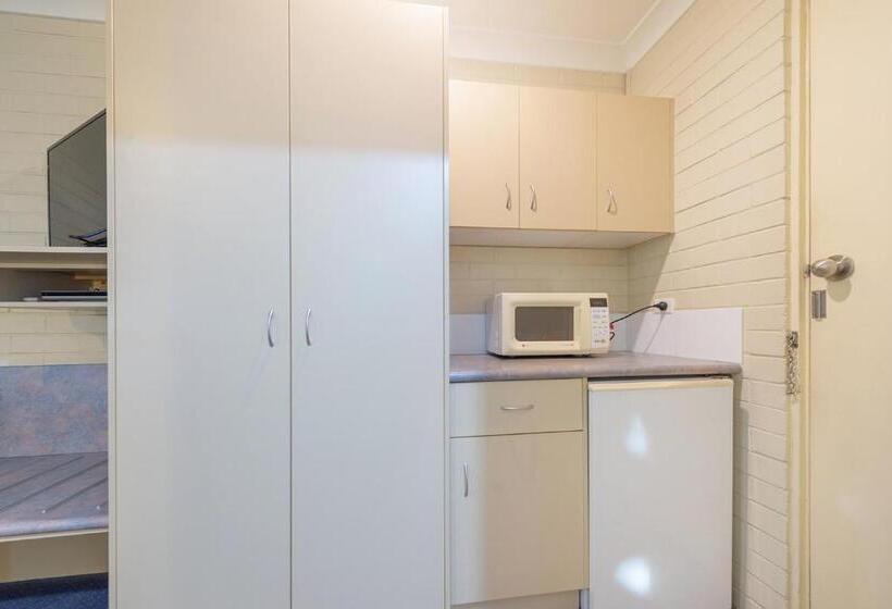 Номер Стандарт, Fitzroy Motor Inn