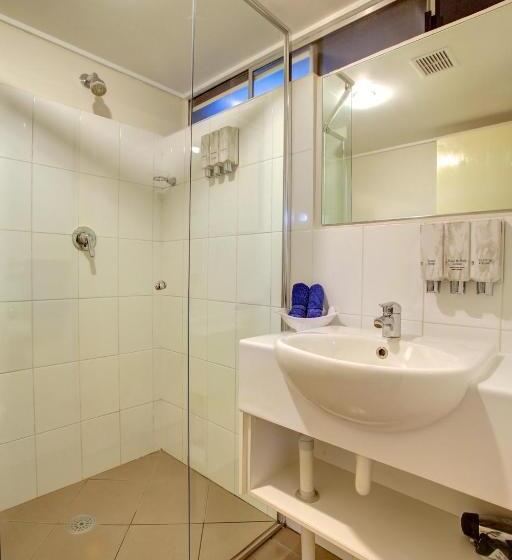 Семейный Номер, Fitzroy Motor Inn