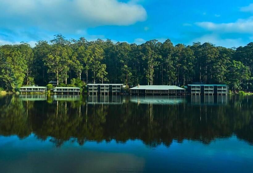 Standard studio with lake view, Rac Karri Valley Resort