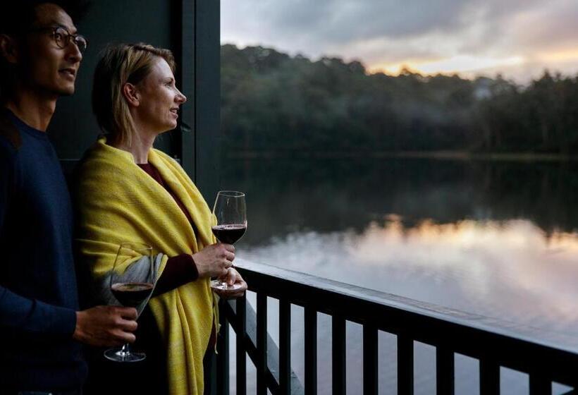 Standard studio with lake view, Rac Karri Valley Resort