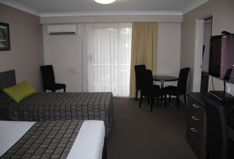 סוויטה משפחתית, The Galaxy Motel