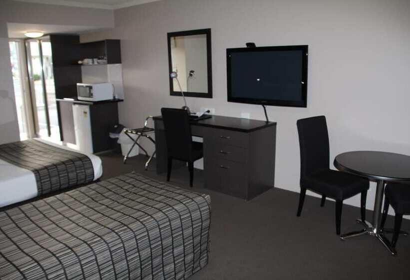 חדר דלוקס, The Galaxy Motel