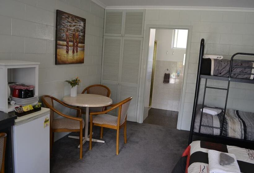 Семейный Номер, The Grampians Motel