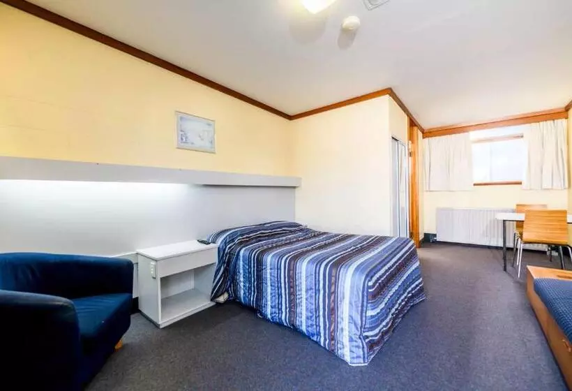 Standard Room, Top Of The Town Hotel Motel