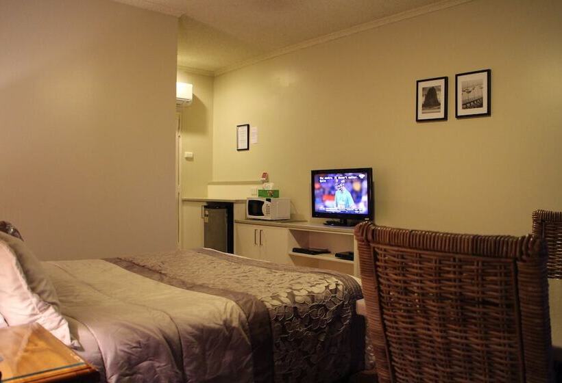 חדר סטנדרט עם מרפסת, Bayview Motel Rosebud/rye