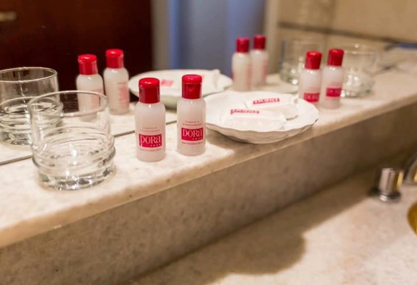 スタンダードトリプルルーム, Dorá