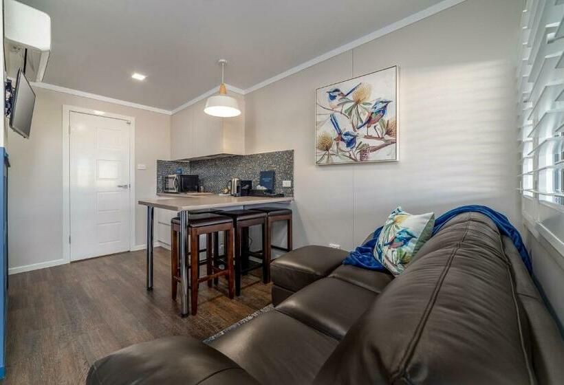 جناح غرفتين نوم, Granite Belt Motel