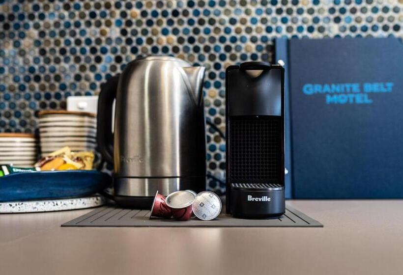 침실 2개 아파트, Granite Belt Motel