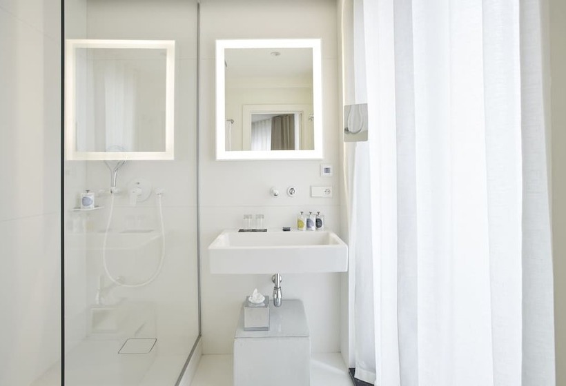 Habitació Club, 9hotel Sablon