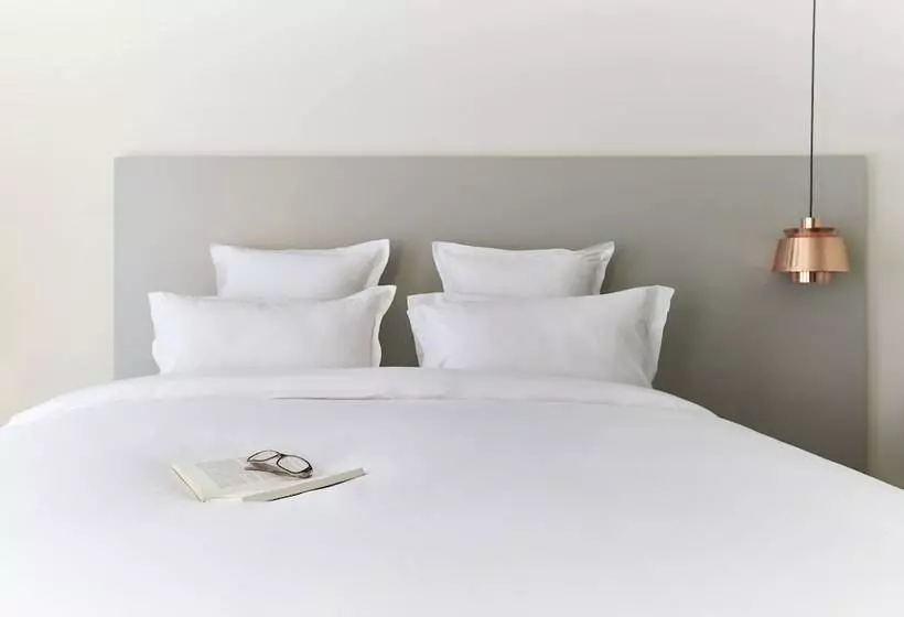 クラブルーム, 9hotel Sablon