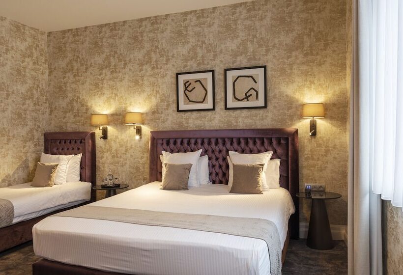 Номер Стандарт Трехместный, Dukes  Academie Brugge   By Dukes  Hotel Collection