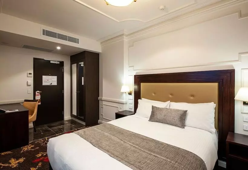 سوییت لوکس, Burke And Wills Hotel Toowoomba