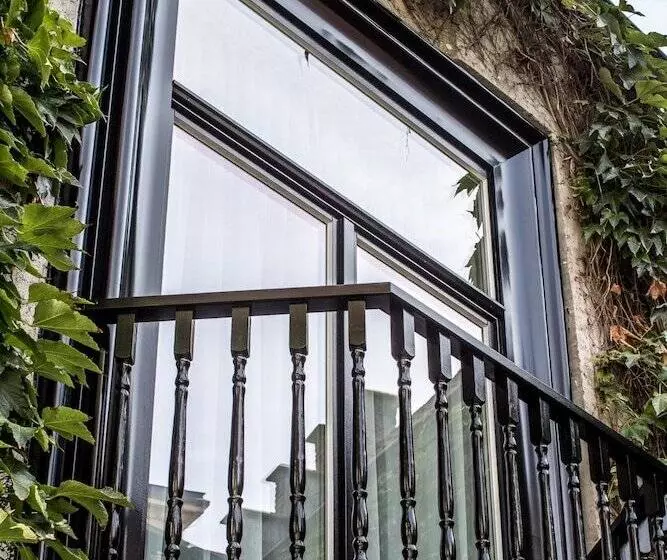 سوئیت پریمیوم, Boutique Hotel De Castillion