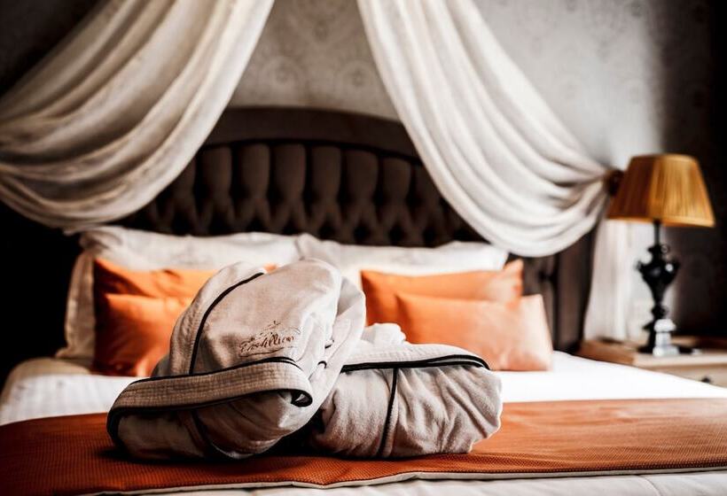 Полулюкс, Boutique Hotel De Castillion   Small Elegant Family