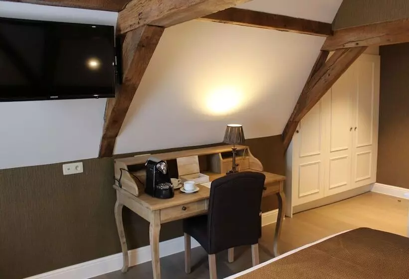 اتاق کلاسیک سه تخته, Boutique Hotel De Castillion   Small Elegant Family