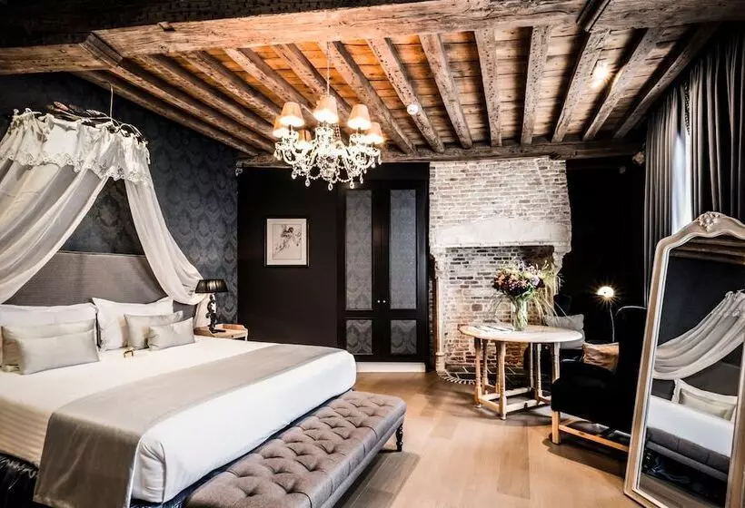 سوییت جونیور لوکس, Boutique Hotel De Castillion