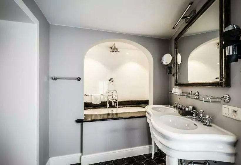 سوییت جونیور لوکس, Boutique Hotel De Castillion