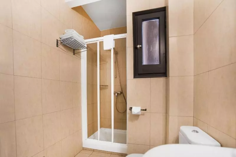 اتاق استاندارد, Glaner Hotel Cafe