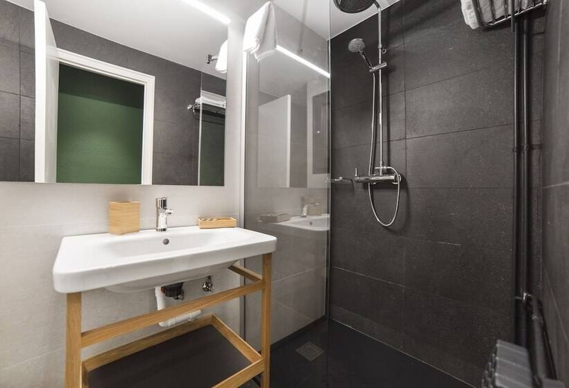 اتاق استاندارد یک نفره, Glaner Hotel Cafe