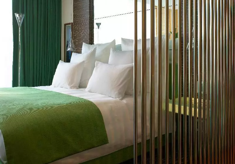 سوییت اجرایی, Madison Plaza Townsville