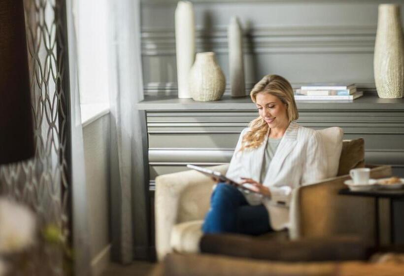 سوئیت کلاب, Parkroyal Darling Harbour, Sydney