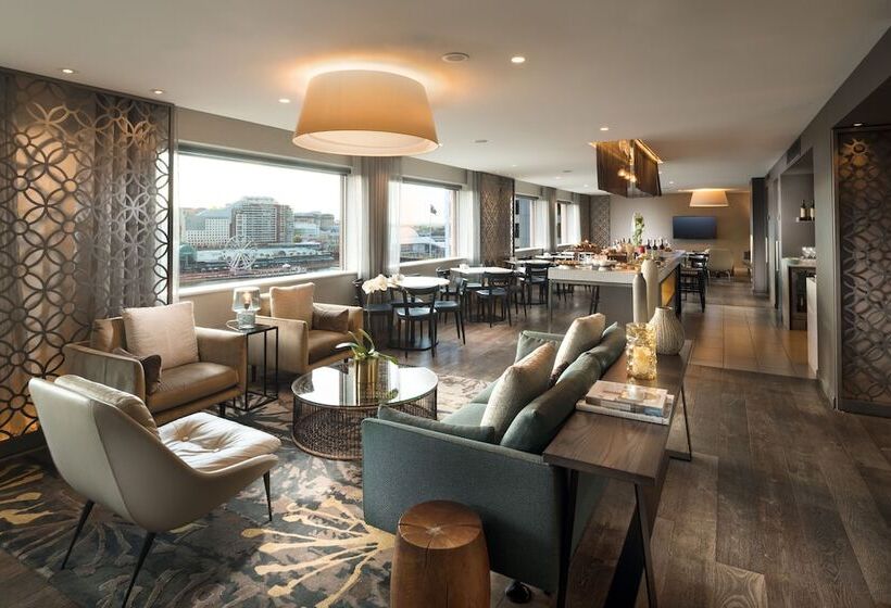 سوئیت کلاب, Parkroyal Darling Harbour, Sydney
