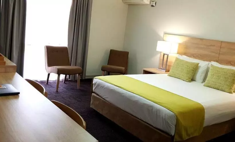 اتاق سوپریور, Quality Inn Carriage House