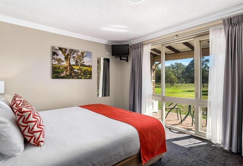 سوئیت اجرایی با تخت کینگ, Quality Inn Carriage House