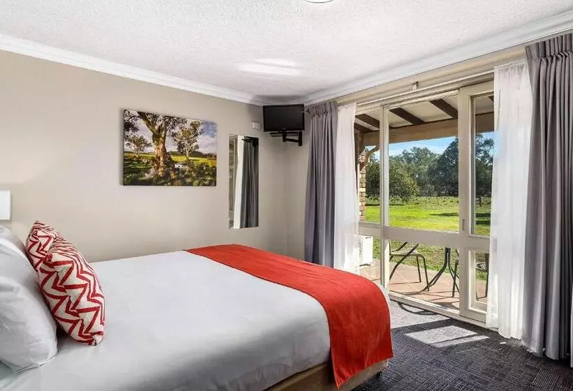 سوئیت اجرایی با تخت کینگ, Quality Inn Carriage House