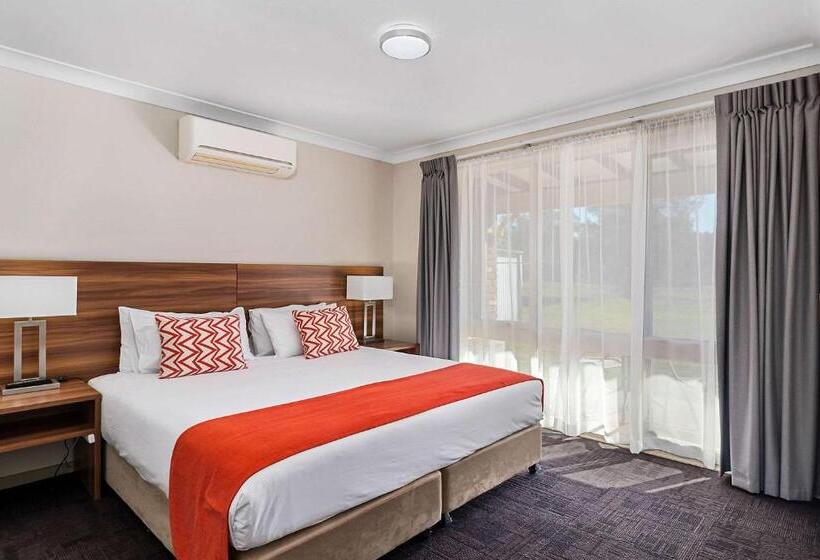 이그제큐티브 스위트 킹침대, Quality Inn Carriage House