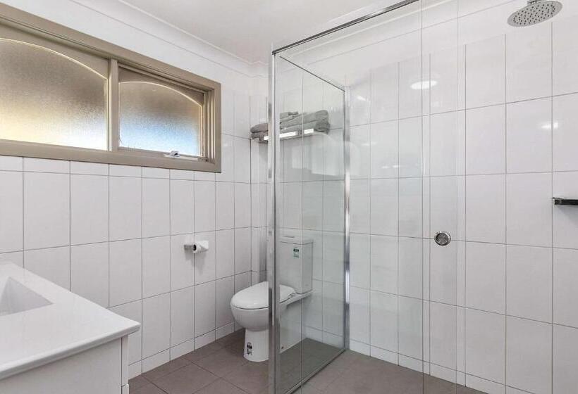 침실 2개 아파트, Quality Inn Carriage House