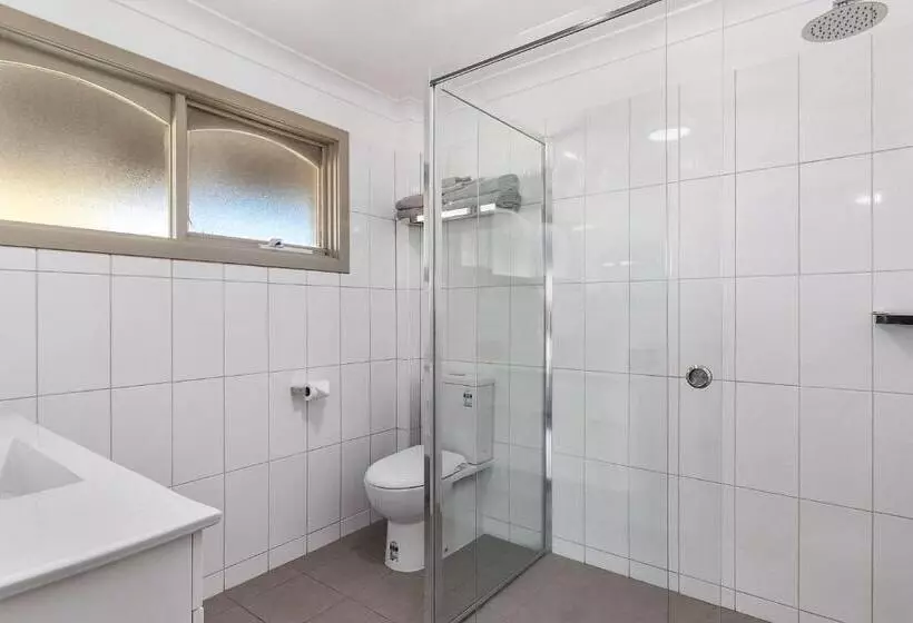 آپارتمان 2 خوابه, Quality Inn Carriage House