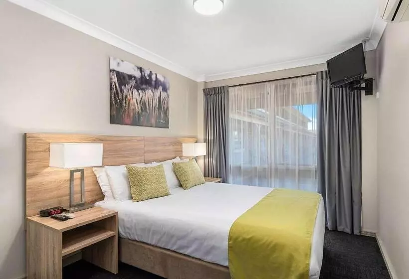 آپارتمان 2 خوابه, Quality Inn Carriage House