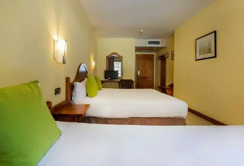 3 Bett Superior Zimmer, Sant Gothard by Nexta