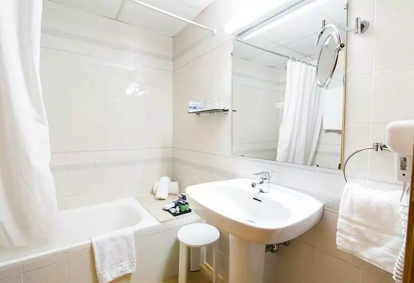 4 Bett Superior Zimmer, Sant Gothard by Nexta