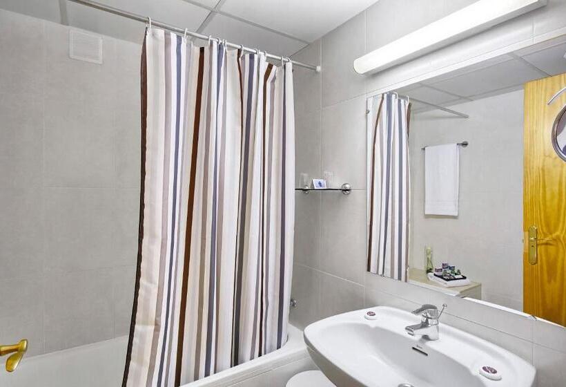 اتاق استاندارد چهار تخته, Sant Gothard by Nexta