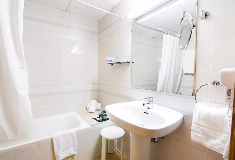 4 Bett Standardzimmer, Sant Gothard by Nexta