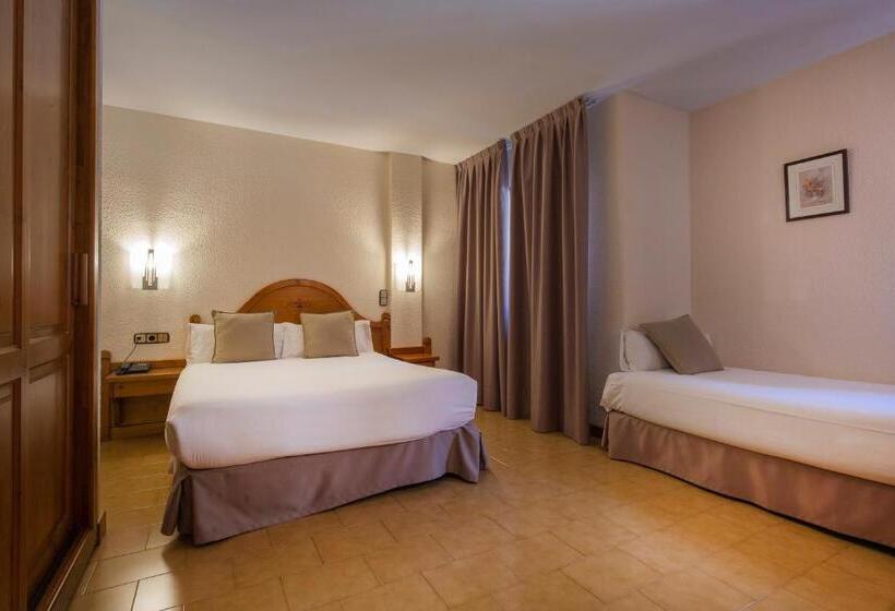 اتاق استاندارد چهار تخته, Sant Gothard by Nexta